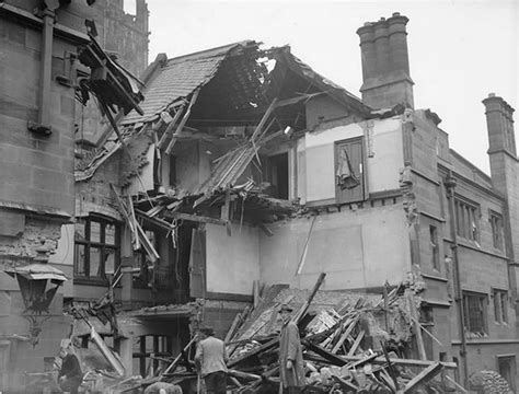 How many buildings were destroyed in the Coventry Blitz?