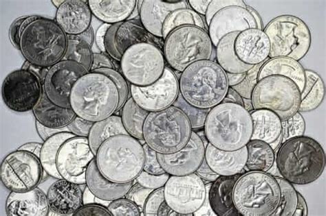 How many dollars are in 100 quarters. How many quarters make $30 dollars? There are 120 quarters in 30 dollars. How many quarters is $100? There are 400 quarters in 100 dollars. Facts about 20 quarters. People often have specific questions about quarters. Here are some of the most common questions people ask about quarters. 