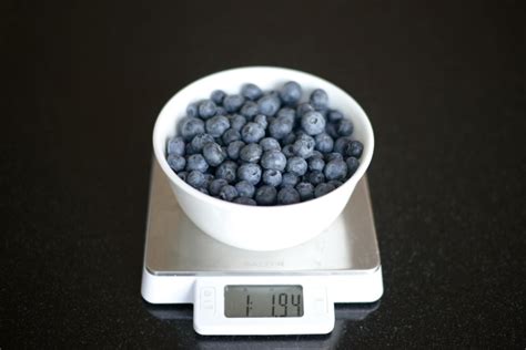 How many ounces is 1 pint of blueberries. Google announced a pair of new smart home speakers on Wednesday in an effort to compete with devices from Amazon and Apple. The search giant now offers a pint-sized Google Home Min... 