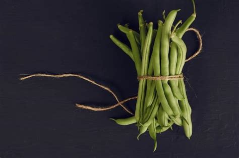 How many pounds of French Green Beans can feed 25-30 people as ... - Food52