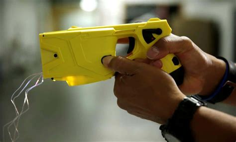 Advertisement. Stun guns work by pressing a pair of electrodes against the victim in order to create an electric circuit. (Most use 9-volt batteries, or a handful of AAs.) Tasers differ from .... 