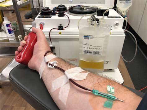 How much can you make donating plasma. Each blood bank or laboratory often has different plasma donation requirements regarding their plasma donation processes. Generally, all donors must: Be over 18 years old. Pass a basic physical exam. Weigh more than 110 lbs. Pass a blood test, viral test, and basic health screen. Provide proof of identity. 