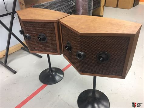 How much did Bose 901 speakers cost? – Gowanusballroom.com