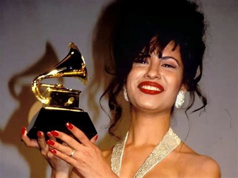 How much did selena quintanilla weight. Though Selena Quintanilla, the world-famous Tejano artist, went on to become one of the biggest names in the music industry, she started off quite ordinarily and had a humble childhood. Born on April 16, 1971, her full name was Selena Quintanilla, and she had no middle name, which is something not very common. 