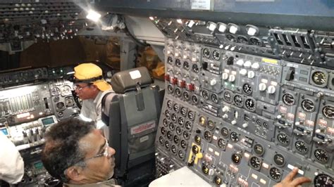 How much do 747 flight engineers make