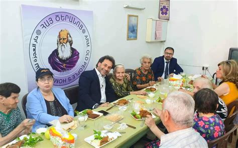 How much do Armenian Nursing Home employees make?