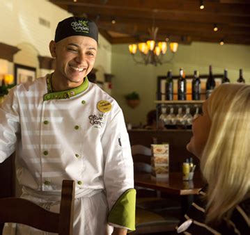 Bussers at Chili's make an average of $8.54 per hour, while those at Applebee's earn an average of $8.51 per hour, according to Glassdoor.com. Thus, although Olive Garden may not be the highest-paying restaurant for bussers, it is still within the range of what is typical for this position.. 