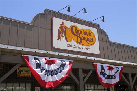 You make a living off tips NOT the hourly wages and they don’t tip share. Server (Current Employee) - South Hill, VA - February 9, 2020. ... How much does a Server make at Cracker Barrel in Indiana? Average Cracker Barrel Server yearly pay in Indiana is approximately $32,536, ....