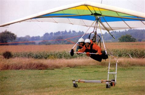 How much do hang glider instructors make