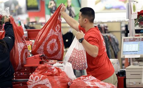 The estimated total pay range for a Retail Store Manager at Target is $71K-$104K per year, which includes base salary and additional pay. The average Retail Store Manager base salary at Target is $76K per year. The average additional pay is $10K per year, which could include cash bonus, stock, commission, profit sharing or tips.. 