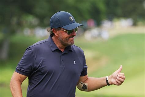 How much does Phil Mickelson get from LIV