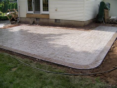 How much does a 20x20 concrete patio cost. A concrete patio costs $12-$18 per square foot on average, professionally installed. Here’s a quick price comparison: Plain Stamped concrete: $8-$12 per sq. ft. 