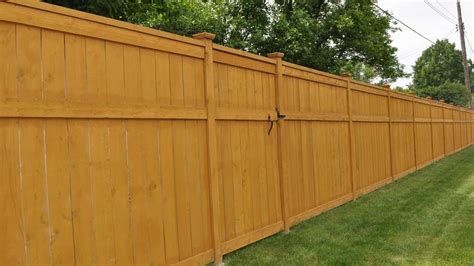 How much does a wood fence cost. On average, homeowners pay between $3,687 – $5,587 for a professionally installed vinyl fence. The national average cost for a vinyl fence is $4,437.Prices can vary depending on the style of fence you choose, with some styles costing as much as $35 per linear foot.. For more accurate vinyl fence costs, use our calculator. 