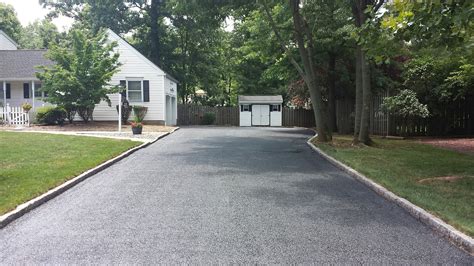How much does an asphalt driveway cost. How Much Does an Asphalt Driveway Cost? The average driveway asphalt cost in Australia is approximately $30 per square metre. Depending on certain factors, you can expect to pay between $25 to $45 per square metre for most standard residential asphalt driveways. 