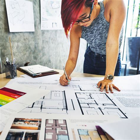 How much does an interior designer cost. The typical cost range to hire an interior designer is $1,982 to $13,901, with the national average cost at $7,779. There are several factors that determine the final cost of hiring a designer or ... 