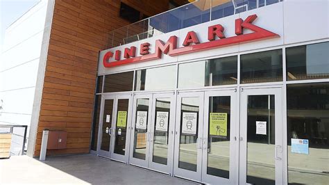 The average Cinemark salary in Los Angeles, CA is $34,857. Cinemark salaries range between $23,000 to $52,000 per year in Los Angeles. Cinemark Los Angeles based pay is higher than Cinemark's United States average salary of $30,347. The best-paying job in Los Angeles at Cinemark is product assistant, which pays an average of $137,060 …. 