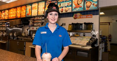  How much does Dairy Queen in Morgantown pay? Average Dairy Queen hourly pay ranges from approximately $10.25 per hour for Customer Service Associate / Cashier to $13.72 per hour for Assistant Manager. The average Dairy Queen salary ranges from approximately $24,000 per year for Assistant Manager to $36,803 per year for General Manager. . 