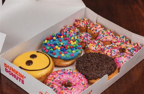 Dunkin Brands’s highest-paying job in Florida is Chief Information Officer, with an average salary of $172,813.In second place is Senior Manufacturing Manager, which makes $169,390 annually in Florida. Avarage Dunkin Brands Salary. The starting pay at Dunkin Brands in Florida is around $17,000 per year, or $8 per hour.. 