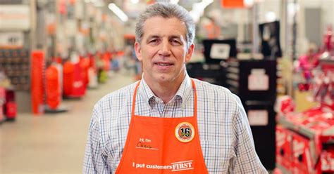How much does home depot ceo make. Average The Home Depot Warehouse Worker hourly pay in the United States is approximately $20.26, which is 28% above the national average. Salary information comes from 627 data points collected directly from employees, users, and past and present job advertisements on Indeed in the past 36 months. Please note that all salary figures are ... 