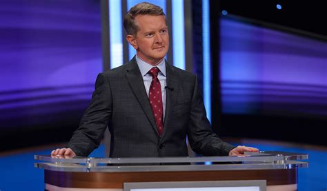 How much does ken jennings make per episode of jeopardy. Ken Jennings, as the interim host of Jeopardy, is reported to earn a salary of $18,000 per episode. This figure is significantly lower than what Alex Trebek used to earn, who reportedly made ... 