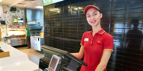Aug 18, 2022 · To work at a McDonald’s restaurant, the hourly rate for a 14-year-old is $11-$17 an hour. In addition, this increase is expected to affect the average hourly rate for entry-level employees. By 2024, the average hourly rate for all company-owned locations will reach $15 an hour. This will make working at a McDonald’s restaurant much more ... .