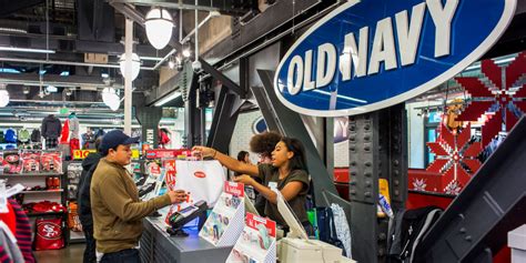 The average Old Navy salary ranges from approximately $28,055 per year for a Cashier to $150,061 per year for a Director. The average Old Navy hourly pay ranges from approximately $13 per hour for a Seasonal Sales Associate to $71 per hour for a Director. Old Navy employees rate the overall compensation and benefits package 3.1/5 stars. . 