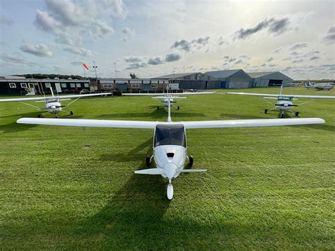 How much is a 1 hour flying lesson