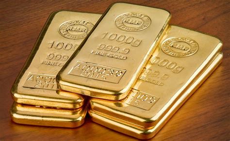 A one kilo gold bar has .999 or .9999 parts of pure gold. The 1 kilo ounce gold bar will weigh a little more than 32.1507 troy ounces in weight when impurities are accounted for. The gold price premium. The gold price premium is defined as a percentage adjustment that is added or deducted from the gold spot price value of the gold bar.