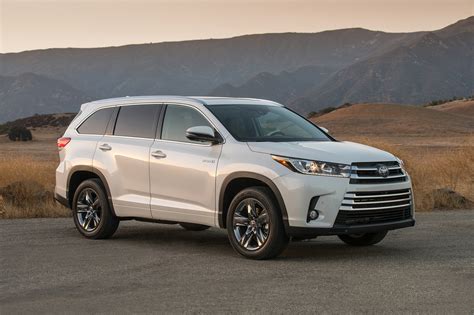 How much is a toyota highlander. Available bench seat option for seating up to eight. 18-in. silver-painted alloy wheels. 12.3-in. Toyota Audio Multimedia with wireless Apple CarPlay® & Android Auto™ compatibility, SiriusXM® 3-month trial subscription. See More Features Build. 