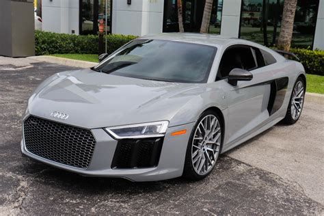 How much is an audi r8. The car’s gorgeous design, excellent build quality and playful handling made it an instant hit, so Audi followed it with a replacement in 2015. Sharper, and even more dramatic in Audi R8 V10 ... 