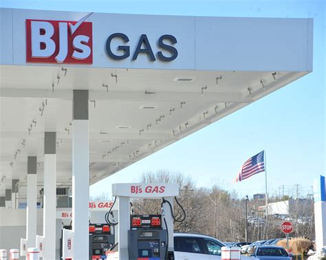 How much is gas at sampercent27s wholesale club. BJ's in Freeport, NY. Carries Regular, Premium. Has Membership Pricing, Propane, Pay At Pump, Air Pump, Membership Required. Check current gas prices and read customer reviews. Rated 4.5 out of 5 stars. 