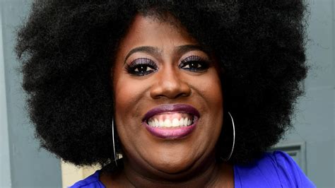 What is Sheryl Underwood's Net Worth and Salary? Sheryl Underwood, a comedian, actress, and TV host, has a net worth of $5 million. She earned her wealth through her various television appearances, comedy tours, and role as a host on the daytime talk show The Talk. As a host on The Talk, she reportedly earns $700,000 per year.