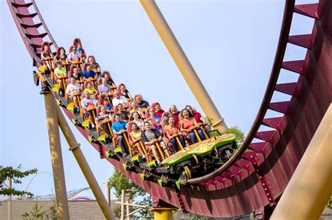 How much money does kings island make a day. Kings Island is a wonderful destination for families and friends to visit. Our goal is to make your experience at the park both smooth and full of family fun. Please let us know if you have any further questions by contacting 513-754-5700 or by talking to a Guest Services representative at the park. 