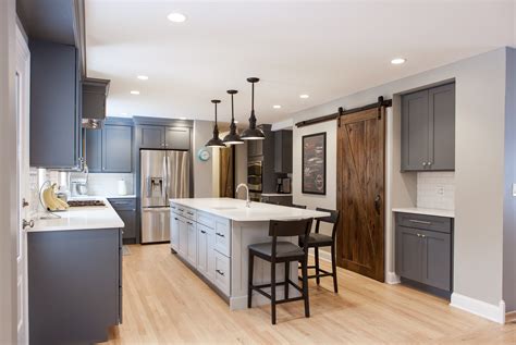 How much to remodel kitchen. A kitchen cabinet remodel costs $1,500 to $13,000 on average, depending on the renovation method. The cost to redo kitchen cabinets by refinishing or staining is the cheapest at $1,500 to $4,500. Cabinet refacing costs $5,000 to $13,000 and includes new cabinet doors and cabinet box veneers. *Costs include materials and labor. 