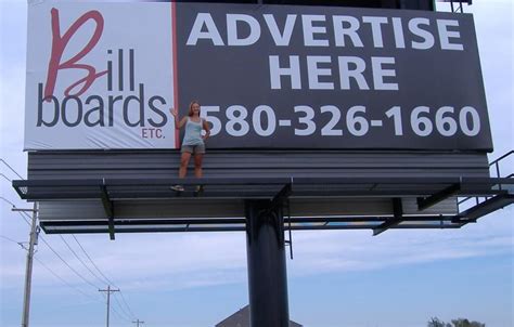 How much to rent a billboard. If applicable, We will look over your existing agreement with your current tenant to advise on terminations and breaches. Agree length of term, rent reviews, rental amount per annum. Joining Amplify Outdoor you benefit from: Firstly, The highest billboard rent payment s. Payments will be made in advance and on time. 