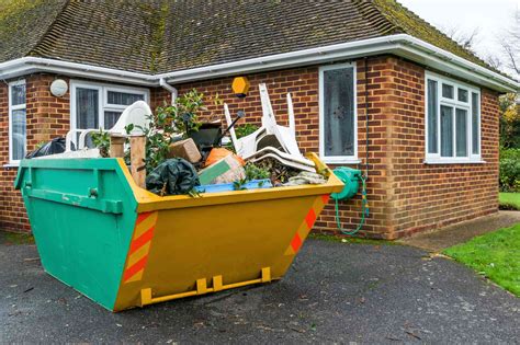How much to rent a dumpster. Find out how much a dumpster rental costs based on factors like location, debris type, size, rental period and weight. Compare average prices for different dumpster sizes and get a free quote online or by phone. 