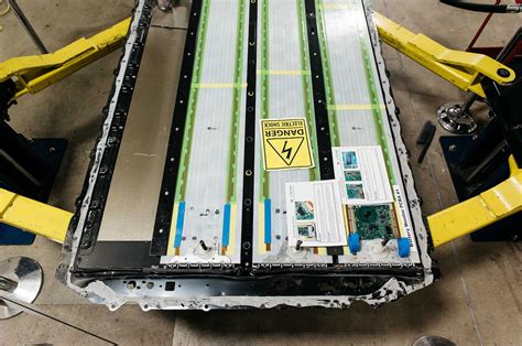 How much to replace a tesla battery. 15 Apr 2019 ... Tesla Model 3 battery is the most expensive yet the most fragile part of the car as far as wear and tear is concerned and the cost of ... 