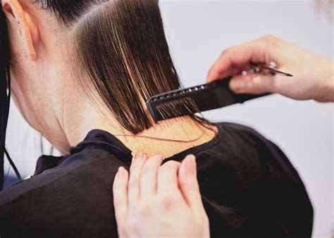 How often to trim hair for maximum growth. The hair expert recommends that those with a shorter style should get a trim every four to six weeks. While some salons suggest that those with tight curls should have their hair trimmed every ... 