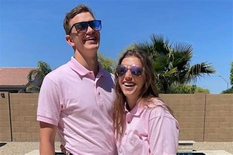 How old is alyssa from pink shirt couple. The channel is run by a couple, Alyssa and Caleb, who you will more often than not see dressed in their signature pink shirts. The power couple has amassed over 7.1 million subscribers, 2 billion views and 557 videos that range from pranking scammers to sharing their daily lives with their viewers. 