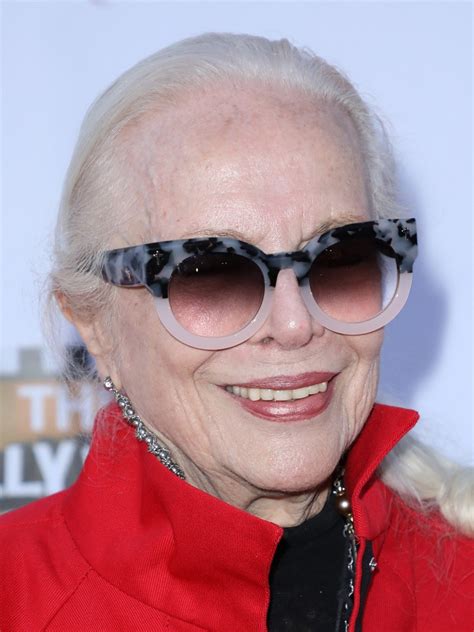 How old is barbara bain