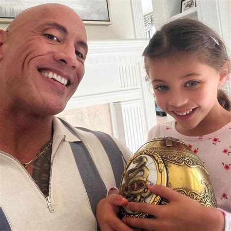 How old is dwayne johnson daughter