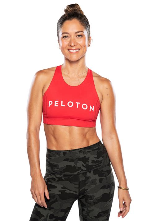 This month, Emma Lovewell, adored Peloton instructor, shares her go-tos for Martha’s Vineyard, where she grew up. When she’s not teaching sweat-drenched classes perfectly synchronized to kickass playlists (this former-DJ knows her way around Spotify ), Emma shares tips, tricks and tenets of a healthy lifestyle on her blog and Instagram.. 
