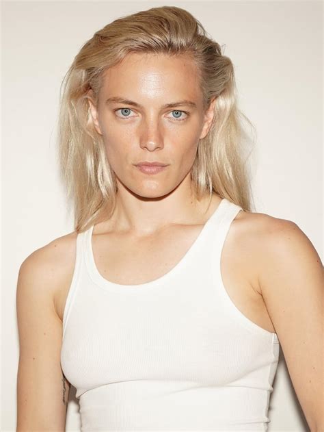 How old is erika linder