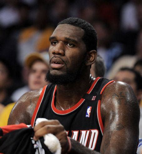 How old is greg oden