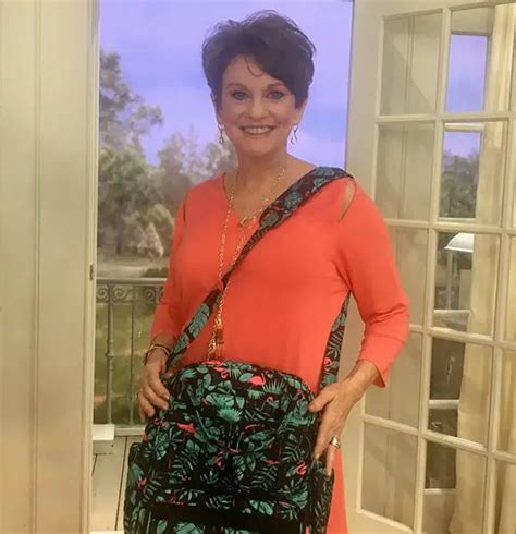 How old is jane on qvc. On November 23, 2021, for her 35th anniversary on QVC, Jane Treacy has a surprise video visit by her daughters, Cara and Deirdre, from their apartments. Also... 