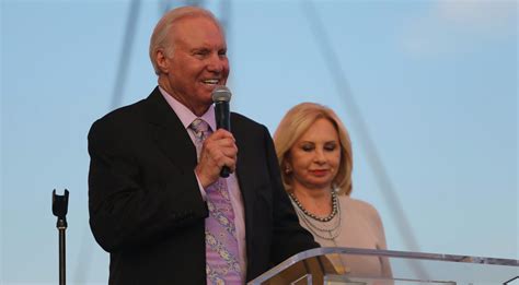 How old is jimmy swaggart and his wife. Jimmy Swaggart is known as a American televangelist. Jimmy Swaggart was born on 15 March 1935 and presently Jimmy Swaggart is 88 years old. 2. What is Jimmy Swaggart Net Worth? As of 2023, Jimmy Swaggart's net worth is $14 Million dollars. Jimmy Swaggart is a American televangelist who was born on 15 March 1935. 3. 