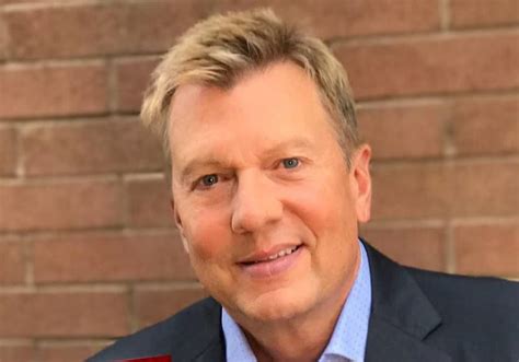 Amazing Arizonans: Fox 10 Phoenix anchor John Hook discusses