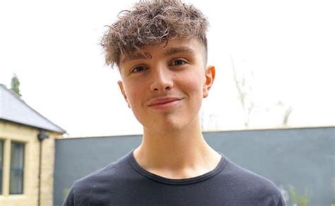 How old is morgz