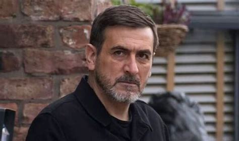 How old is peter barlow