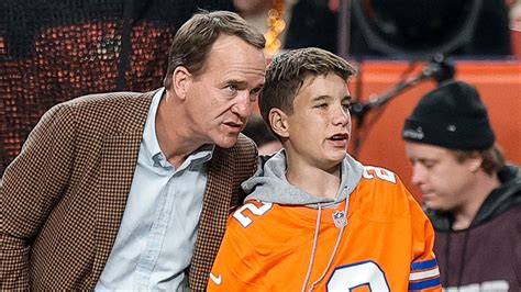 How old is peyton mannings son